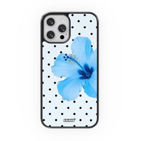 Coque iPhone Blue Hibiscus EMANO avec fleur d’hibiscus bleue et pois noirs